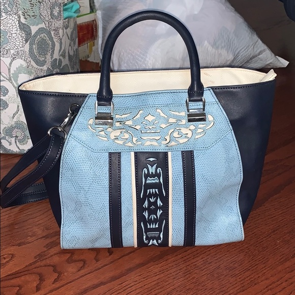 Danielle Nicole Hans bag - Picture 2 of 5